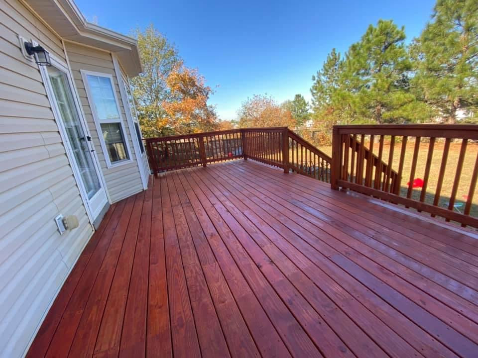 EXPERT Stain & Seal | Transparent Fence, Deck, and Wood Stain & Sealer