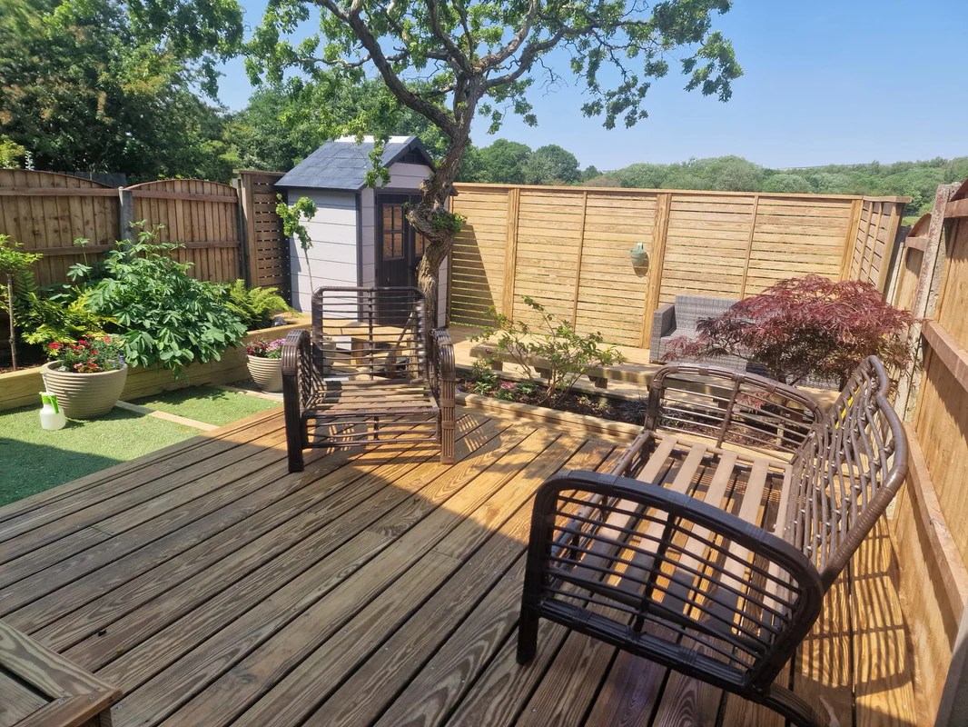 cheap decking oil, budget decking oil, deck maintenance costs UK, wood deck protection, decking oil problems, peeling decking oil