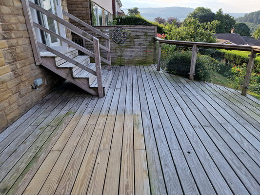 Before cleaning with Deck Clean pro from Pureseal 7